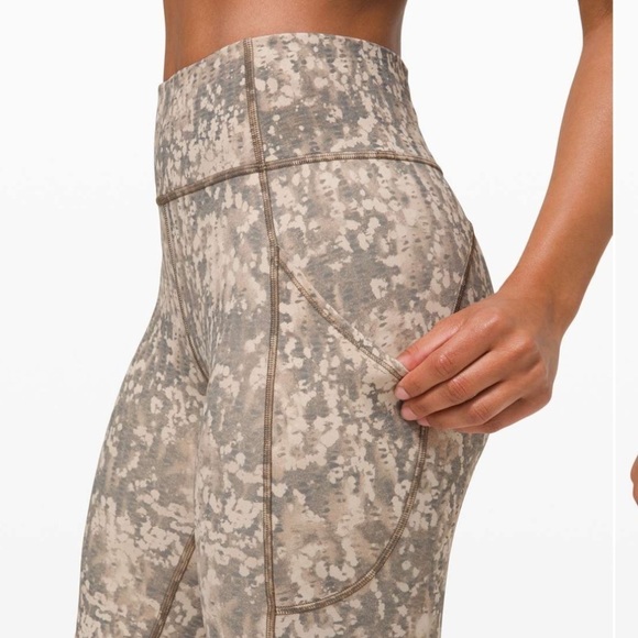 Lululemon Invigorate High-Rise Leggings 25" Sz 4 - Picture 6 of 16